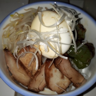 とってもおいしい♪自家製チャーシュー丼